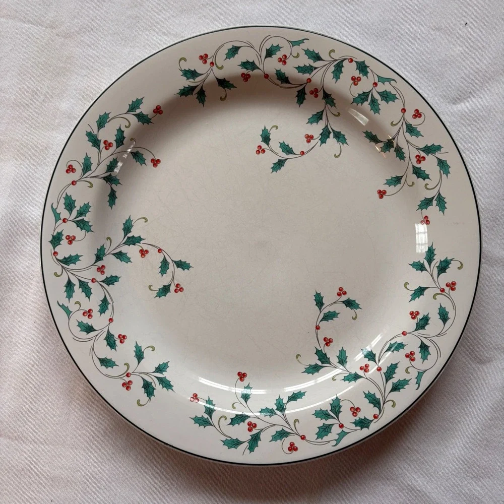 Ming Pao Holly Lace Christmas Dinner Plates Set of 4 Holly‎ Berry China 10.5 in